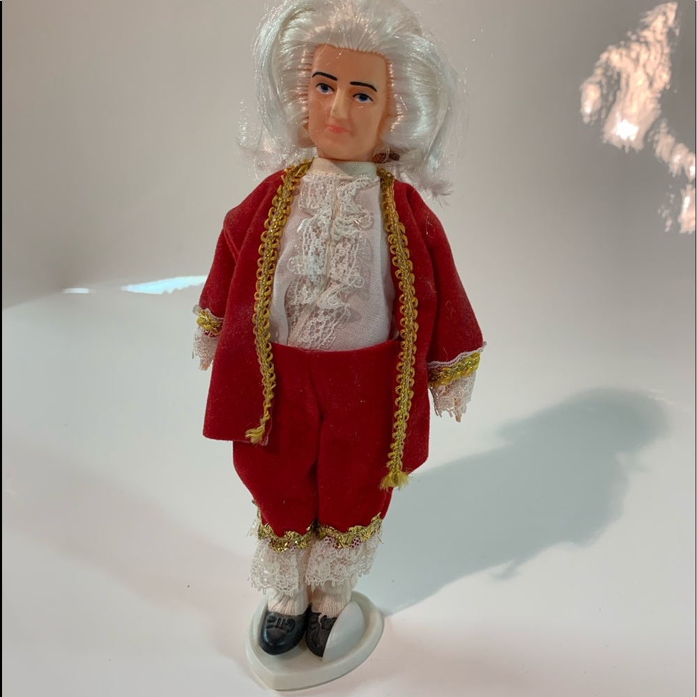 George washington doll figurine